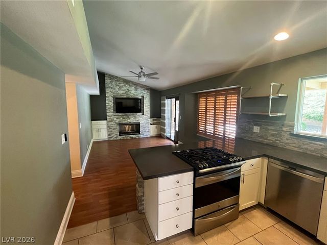 7997 Flametree Court, Las Vegas, NV 89123