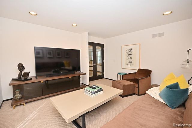 3202 Shadydale Court, West Bloomfield, MI 48323