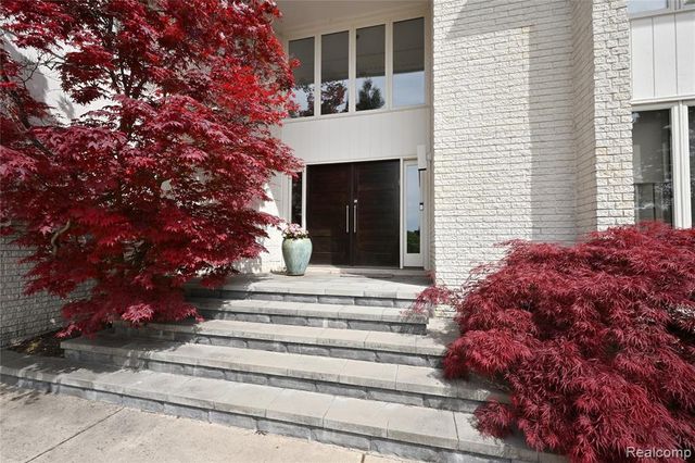 3202 Shadydale Court, West Bloomfield, MI 48323