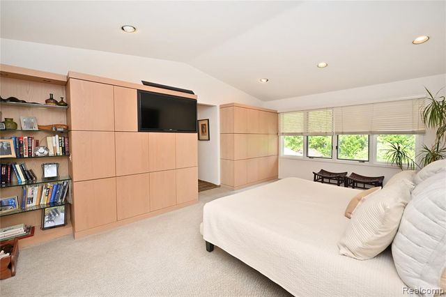 3202 Shadydale Court, West Bloomfield, MI 48323