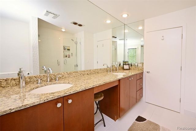 3202 Shadydale Court, West Bloomfield, MI 48323