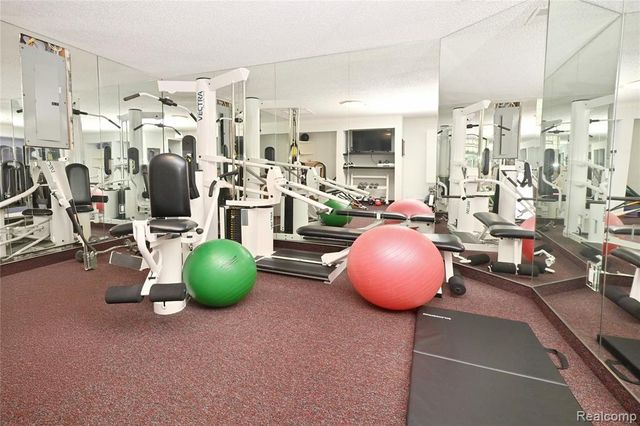 3202 Shadydale Court, West Bloomfield, MI 48323