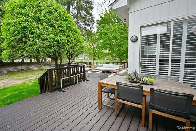 3202 Shadydale Court, West Bloomfield, MI 48323