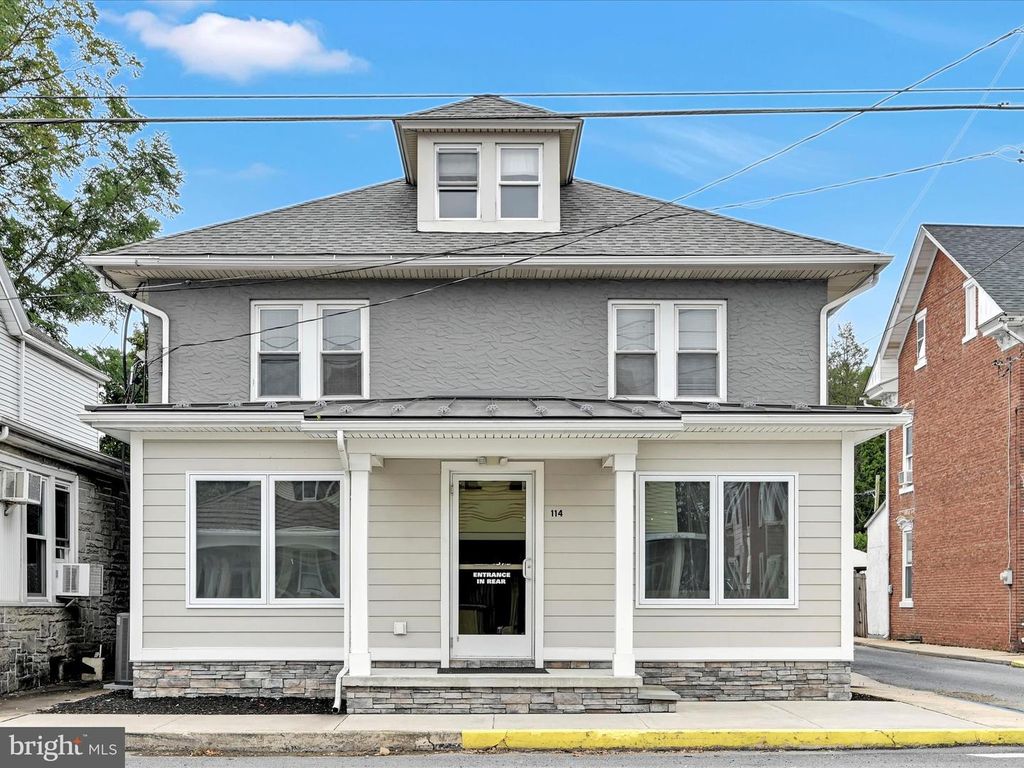 114 E MAIN ST, Fredericksburg, PA 17026