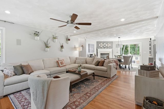 112 Aldrich Rd, Wilmington, MA 01887