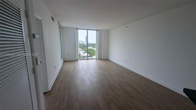 1401 SW 22nd St 1405, Miami, FL 33145