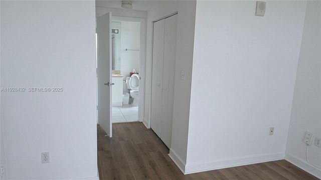 1401 SW 22nd St 1405, Miami, FL 33145