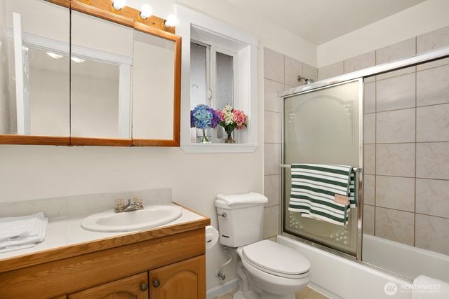 1520 S Bennett Street, Seattle, WA 98108