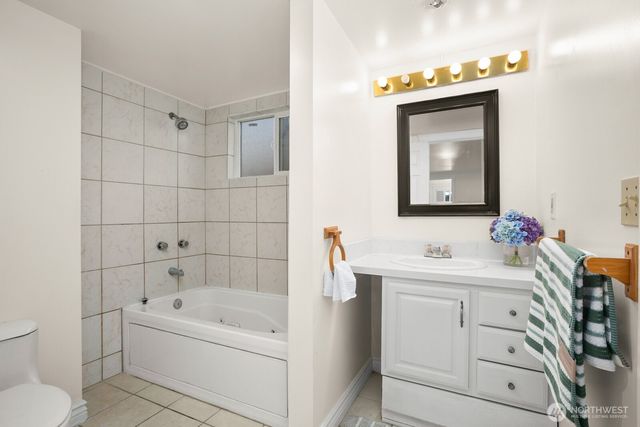 1520 S Bennett Street, Seattle, WA 98108