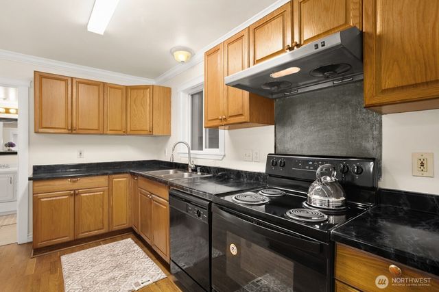 1520 S Bennett Street, Seattle, WA 98108