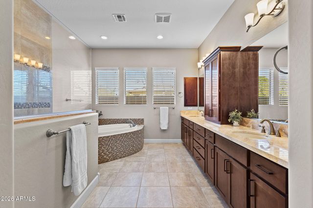 5124 S PONDEROSA Drive, Gilbert, AZ 85298