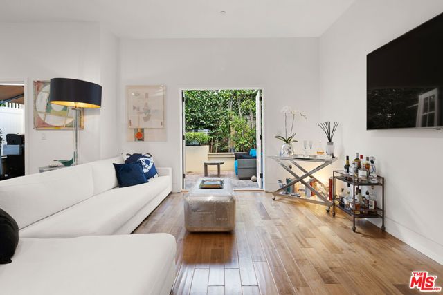 225 S Hamilton Drive 107, Beverly Hills, CA 90211