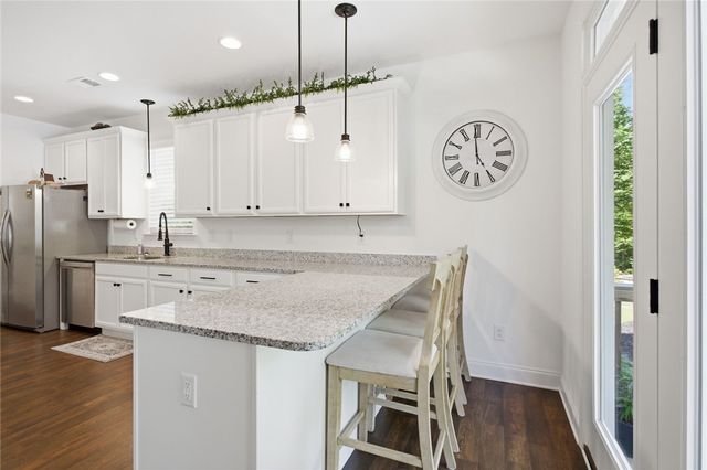 525 Sixteenth Circle, Walhalla, SC 29691