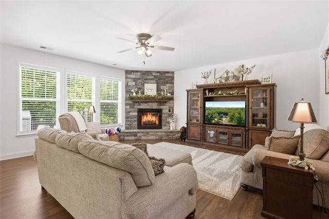525 Sixteenth Circle, Walhalla, SC 29691
