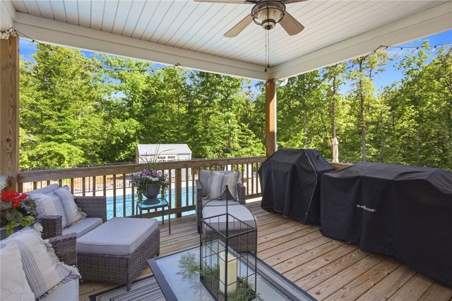 525 Sixteenth Circle, Walhalla, SC 29691
