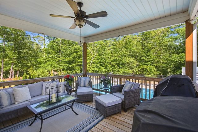 525 Sixteenth Circle, Walhalla, SC 29691