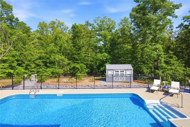 525 Sixteenth Circle, Walhalla, SC 29691