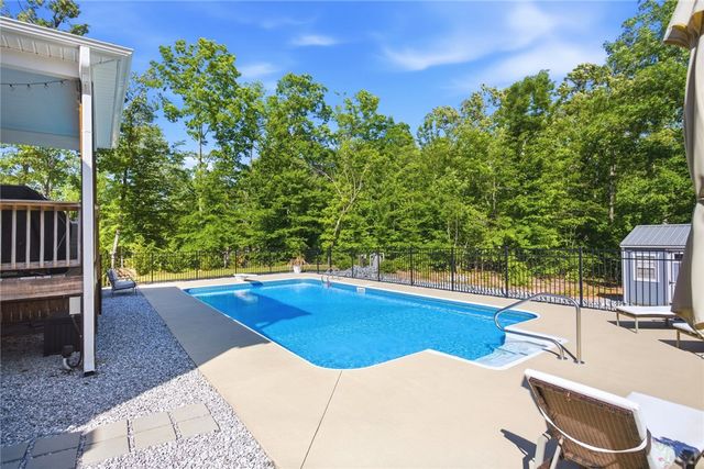 525 Sixteenth Circle, Walhalla, SC 29691
