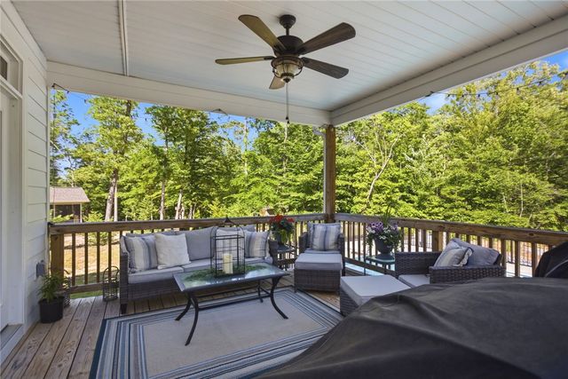 525 Sixteenth Circle, Walhalla, SC 29691