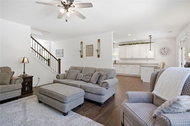 525 Sixteenth Circle, Walhalla, SC 29691