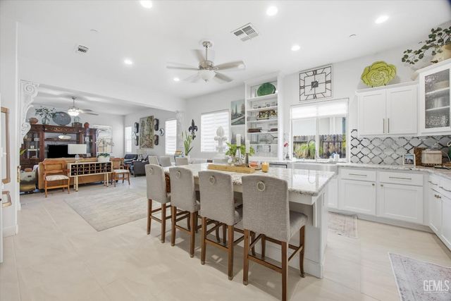 9106 Del Palma Drive, Bakersfield, CA 93314