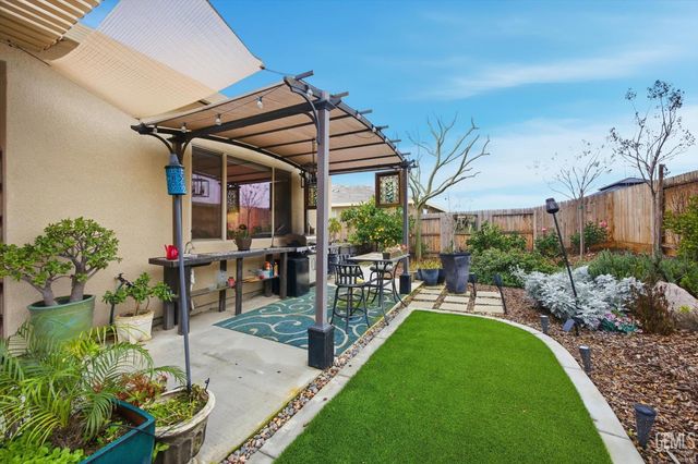 9106 Del Palma Drive, Bakersfield, CA 93314
