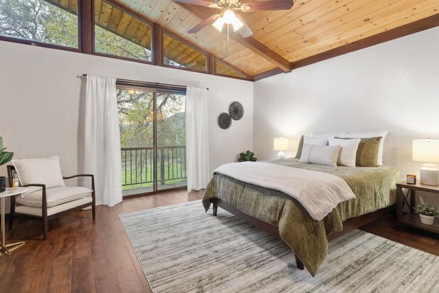 19606 Fish Hill Lane, Redding, CA 96003