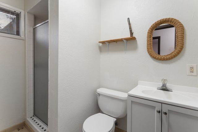 19606 Fish Hill Lane, Redding, CA 96003