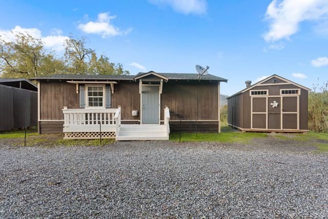 19606 Fish Hill Lane, Redding, CA 96003