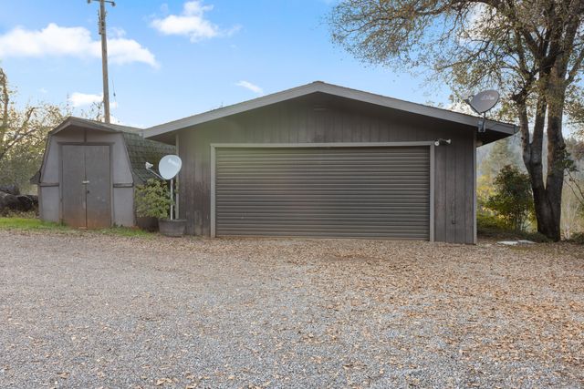 19606 Fish Hill Lane, Redding, CA 96003