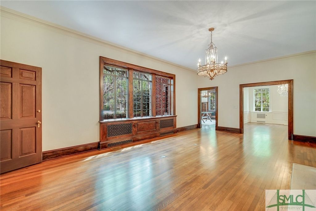 Image 11 of property listing at 302 E 46th Street, Savannah, GA 31405