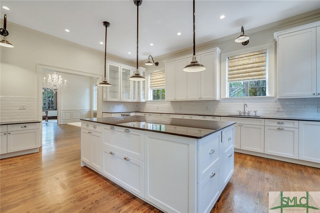 Image 18 of property listing at 302 E 46th Street, Savannah, GA 31405