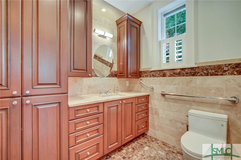 Image 29 of property listing at 302 E 46th Street, Savannah, GA 31405