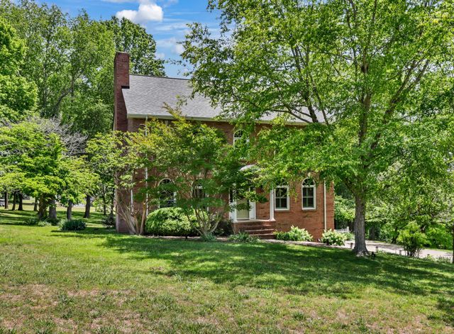930 Doe Run Ct, Adams, TN 37010