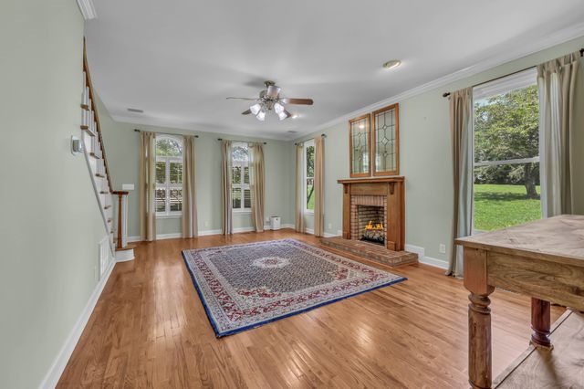 930 Doe Run Ct, Adams, TN 37010