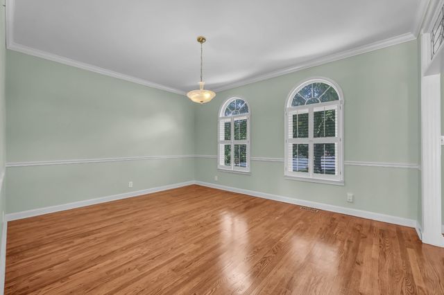 930 Doe Run Ct, Adams, TN 37010