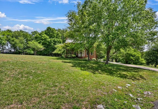 930 Doe Run Ct, Adams, TN 37010