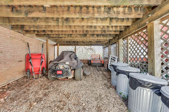 930 Doe Run Ct, Adams, TN 37010
