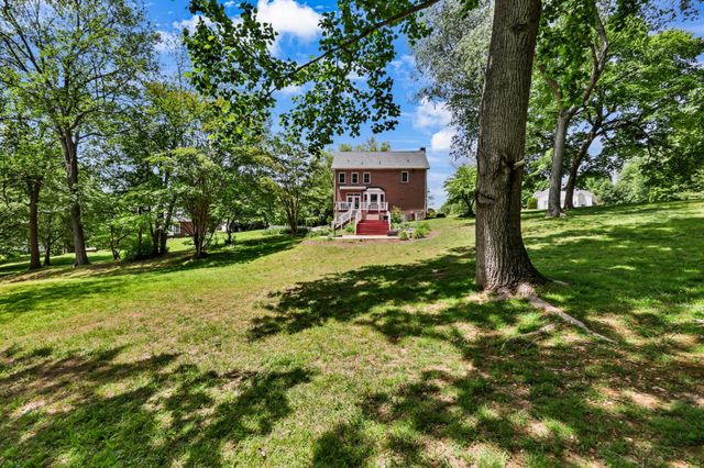 930 Doe Run Ct, Adams, TN 37010