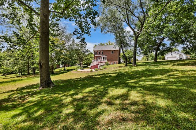 930 Doe Run Ct, Adams, TN 37010