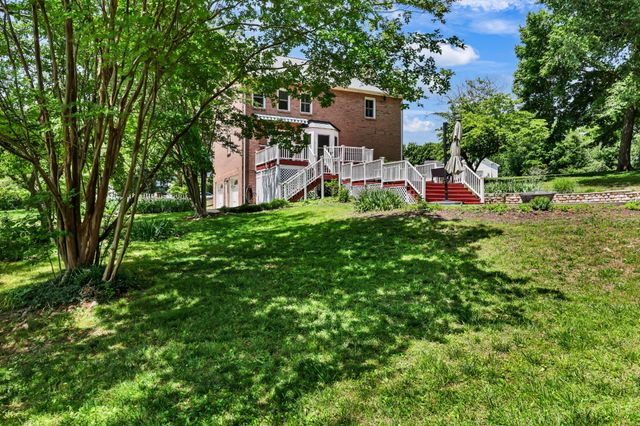 930 Doe Run Ct, Adams, TN 37010