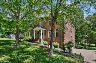 930 Doe Run Ct, Adams, TN 37010