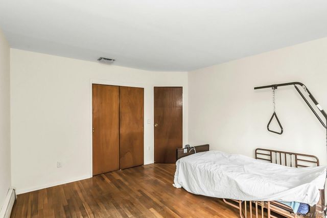258 N Wisconsin Avenue, North Massapequa, NY 11758