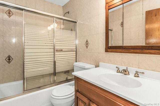 258 N Wisconsin Avenue, North Massapequa, NY 11758