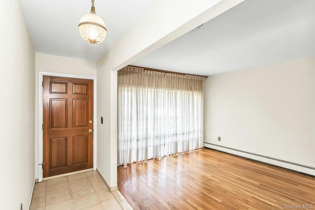 258 N Wisconsin Avenue, North Massapequa, NY 11758