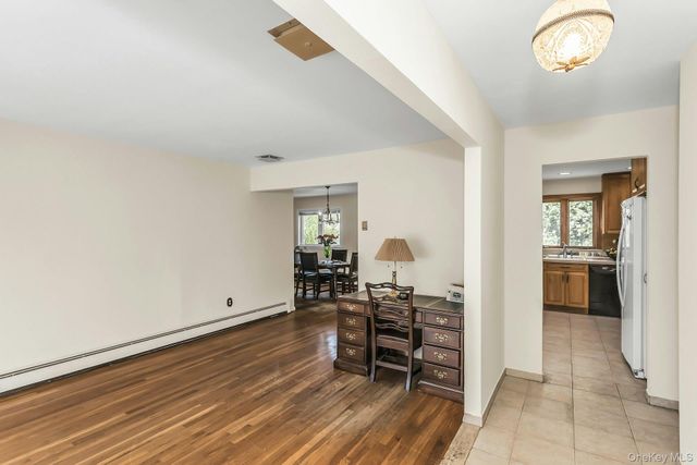 258 N Wisconsin Avenue, North Massapequa, NY 11758