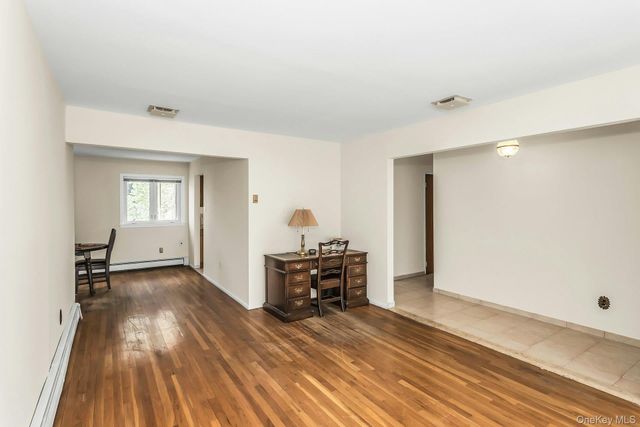 258 N Wisconsin Avenue, North Massapequa, NY 11758