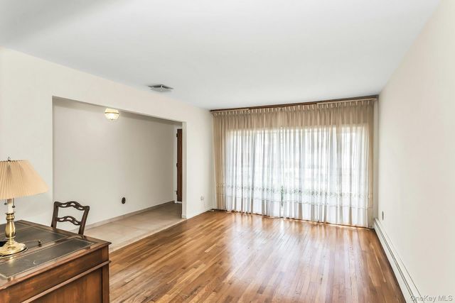 258 N Wisconsin Avenue, North Massapequa, NY 11758