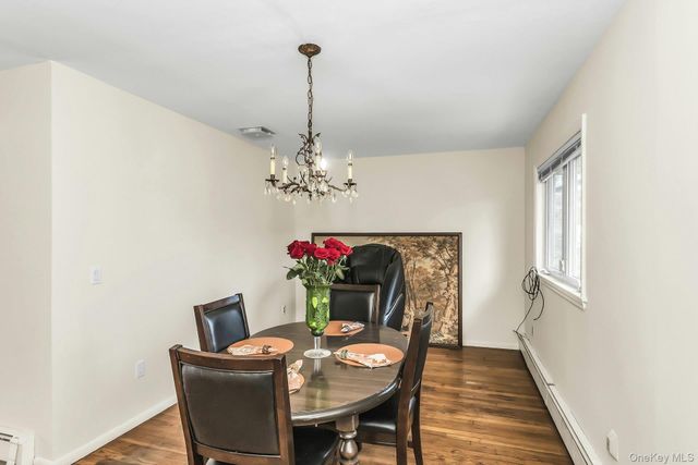258 N Wisconsin Avenue, North Massapequa, NY 11758