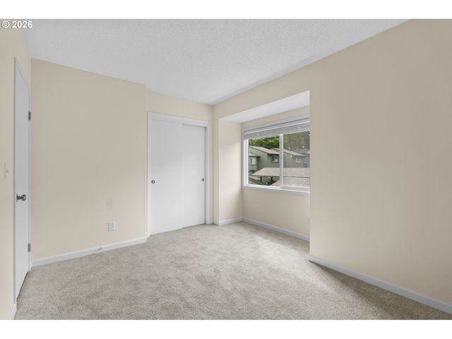 23823 Ne TREEHILL Dr, Wood Village, OR 97060